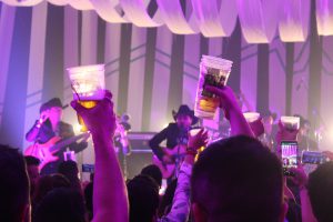 ¡Salud! por la buena música.